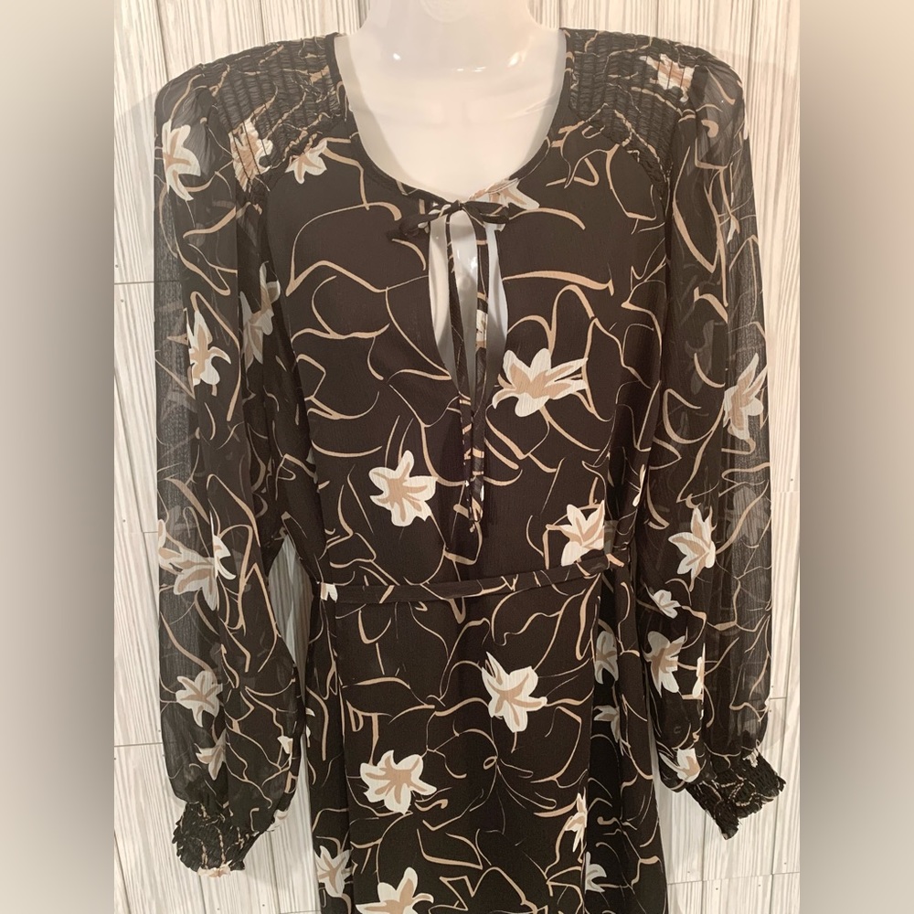 Long Sleeve Elastic Waist Band Midi Dress - Picture 4 of 6